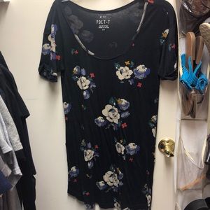 Aerie tee. Could be worn as t shirt dress.